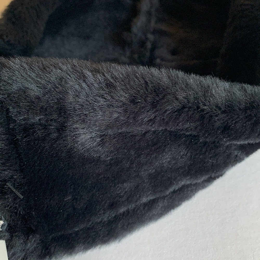 UGG Reversible Leather & Shearling Headband - Picture 5 of 9